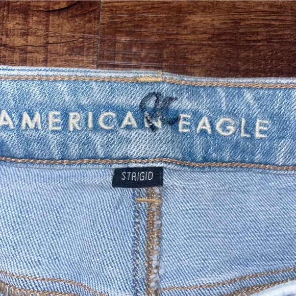 American Eagle Outfitters Sky Blue Strigid Mom Ankle Jeans - Picture 5 of 5